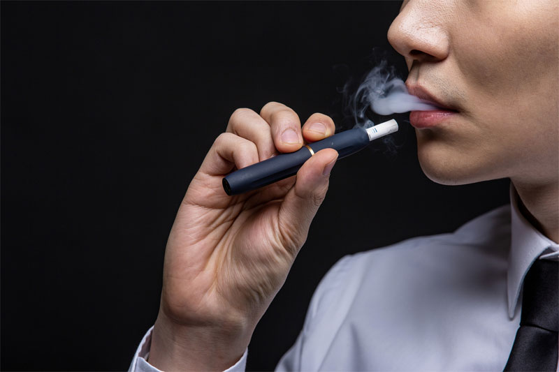 Exploring the Benefits and Risks of Electronic Cigarettes with Nicotine